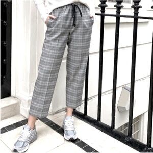 Aritzia The Group by Babaton Jimmy Pant in Grey Plaid Pants Cropped Size Medium